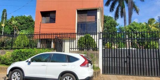 CARRETERA SUR. LINDO TOWNHOUSE VIVIENDA U OFICINA EN ALQUILER